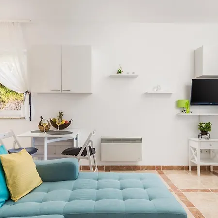 Apartment Blue Dream Studio With A Pool Opatija